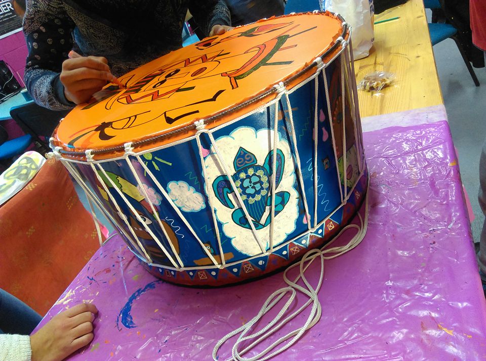 formation fabrication gros tambours en fût métal de recyclage